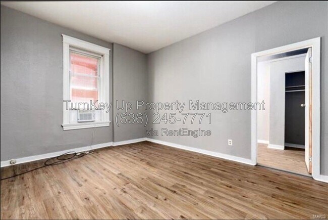 Foto del edificio - 4005 S Grand Blvd