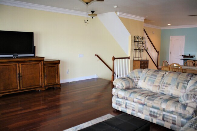 Living area - 17592 Paleo Way