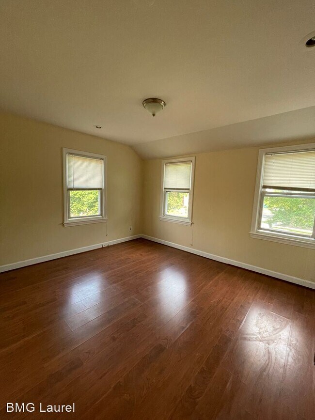Building Photo - 2 br, 2 bath House - 5000 8th St NE