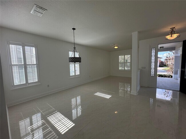 Foto del edificio - 7738 Summerlake Pointe Boulevard