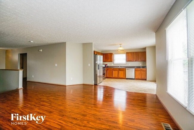 Building Photo - 5911 Epernay Way