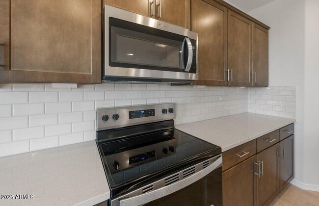Building Photo - 42850 W Palo Abeto Dr