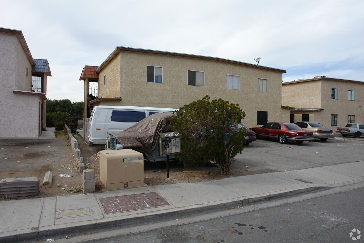 Building Photo - 2257 Exeter Dr