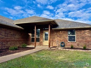 Building Photo - 1310 Cochise Trail