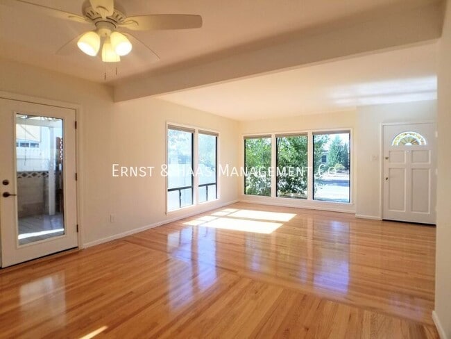 Building Photo - 3312 San Anseline Ave