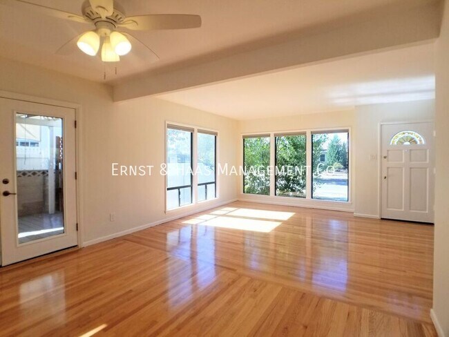 Foto del edificio - 3312 San Anseline Ave