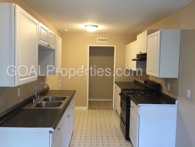Foto del edificio - 330 Clover Ln