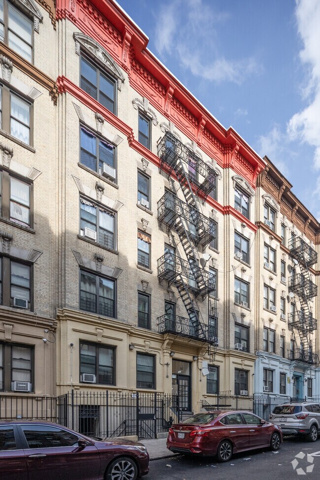 Foto del edificio - 547-549 W 160th St