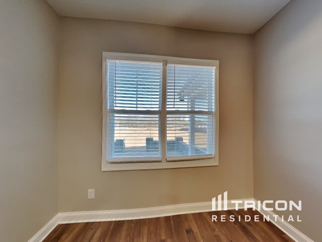 Building Photo - 1801 Huntsbridge Dr