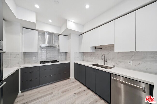 Foto del edificio - 1226 S Bedford St