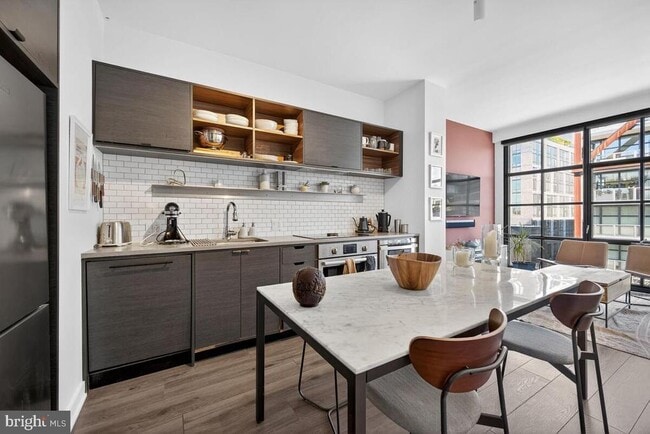 Building Photo - 2030 8th St NW