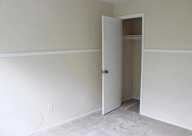 Foto del edificio - 1512 Green Hollow Dr