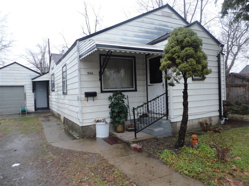 Primary Photo - 966 Boston Ave