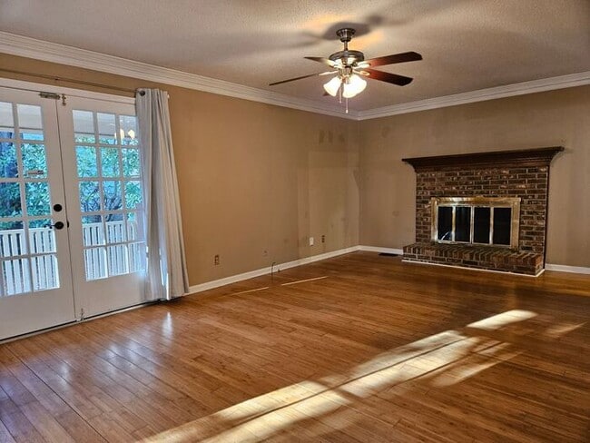 Building Photo - Harbison !!!