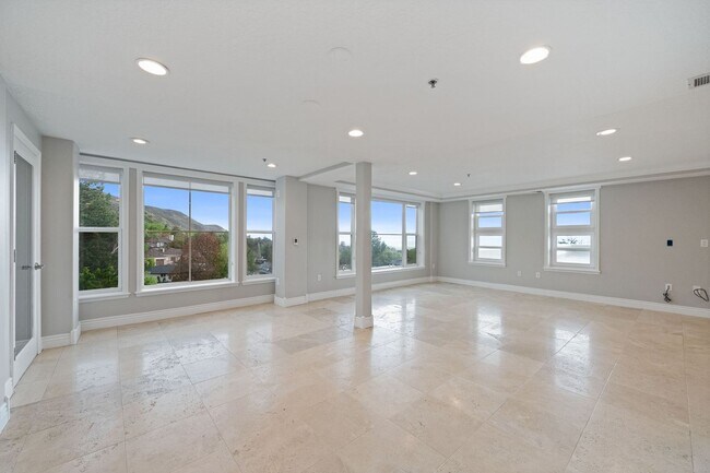 Foto del edificio - 3075 Kennedy Dr