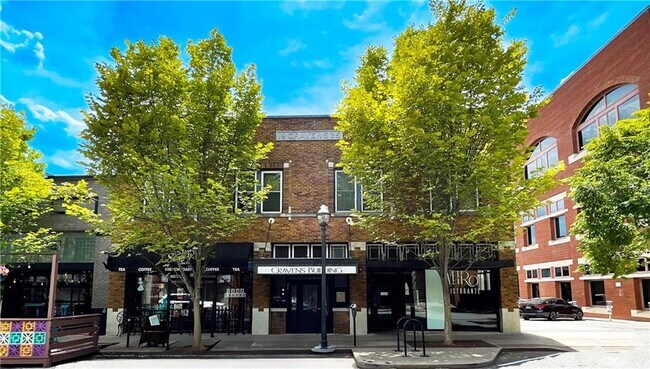 Foto del edificio - 21 E Center St