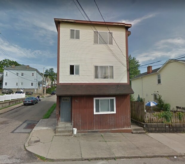 Building Photo - 705 Lorenz Ave