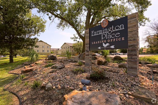 Entrada en Ridge Road - Spring Ridge Village