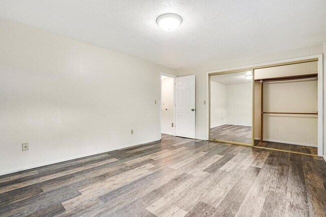 Foto del edificio - 6339 Fairway Ave SE