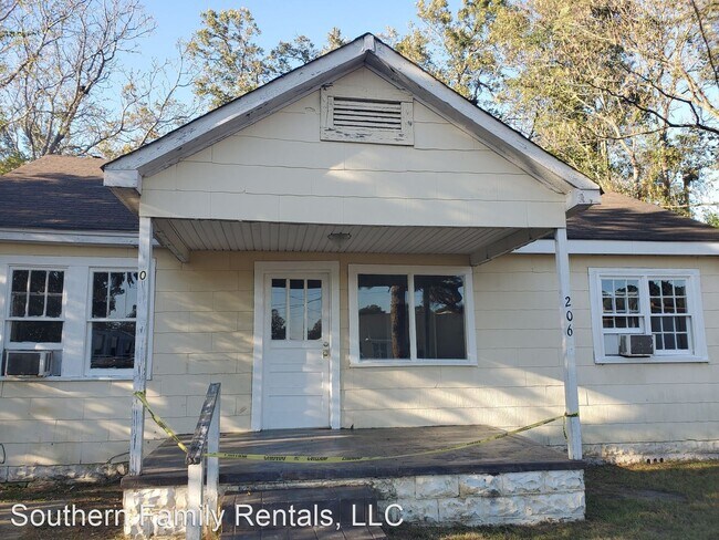 Building Photo - 3 br, 1 bath House - 206 SAVANNAH AVE