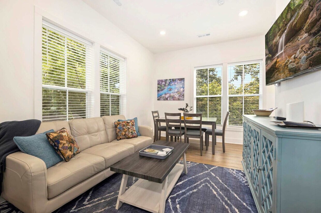 Foto principal - 376 S Hill Ave