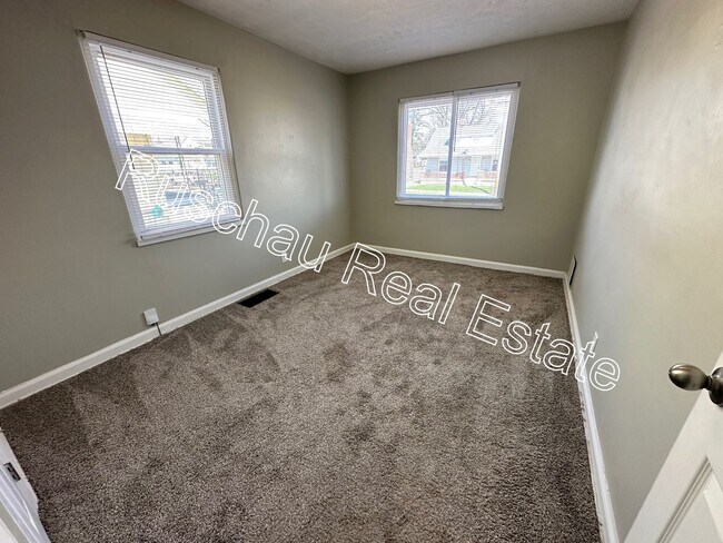 Foto del edificio - 3 bed 1 bath home