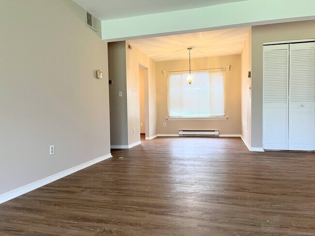 Building Photo - 97 Candlewood Dr