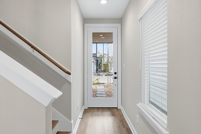 Foto del edificio - 413 Stonework Garden Ln