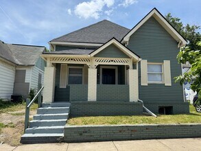 Building Photo - 210 N Richland St