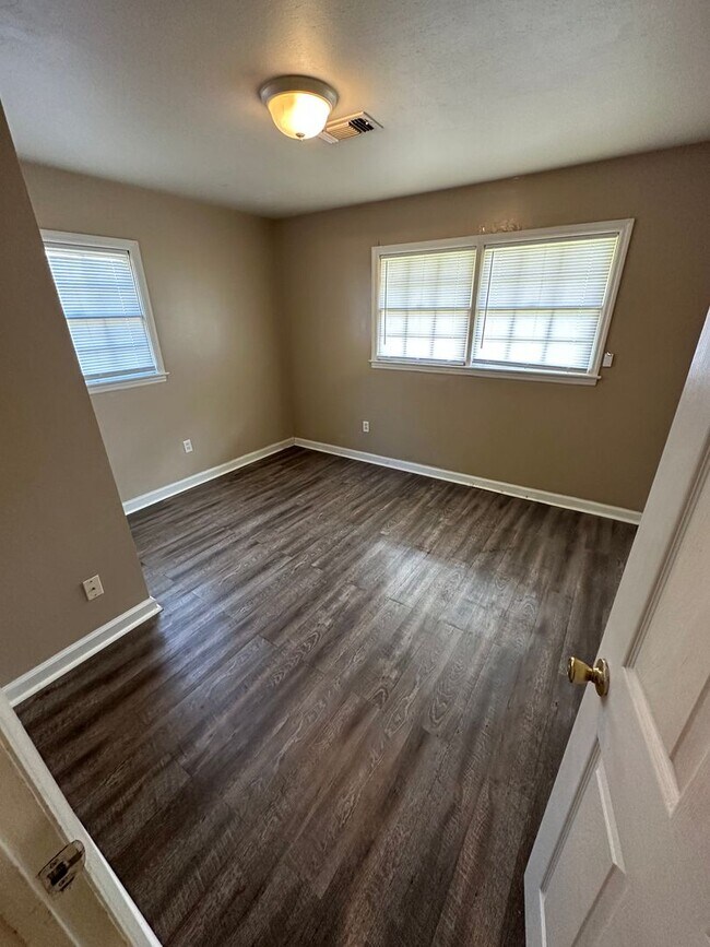 Foto del edificio - 3/1 move in ready! First Month's Rent FREE!