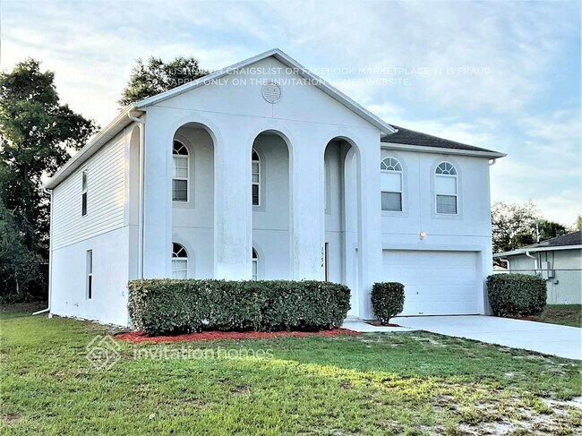Foto del edificio - 1754 McFarlane Ave