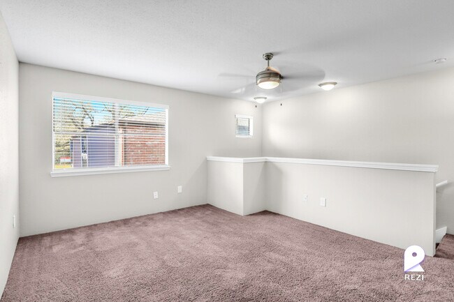 Foto del edificio - 13100 Stonefield Dr