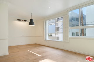 Foto del edificio - 435 N Palm Dr