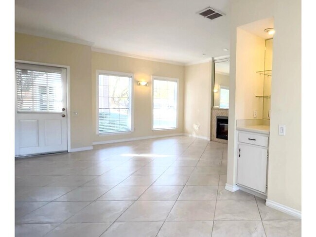Foto del edificio - 11710 Southlake Dr