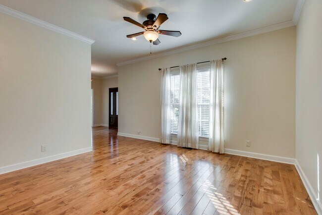 Foto del edificio - AVAILABLE NOW! 4-Bed/3.5-Bath in Williamso...
