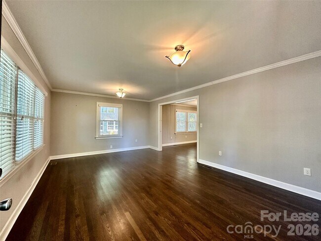 Foto del edificio - 710 Neil St