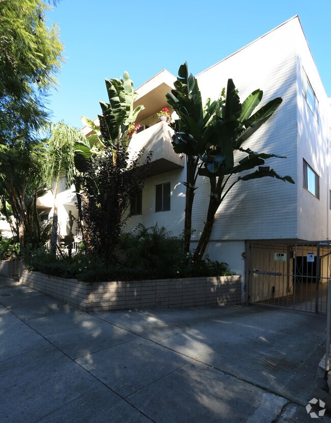Foto del edificio - 1226 N Fuller