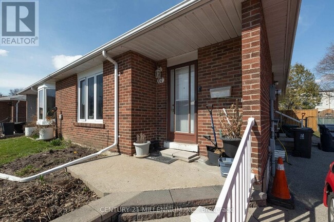 Building Photo - 67 Coxworth Crescent