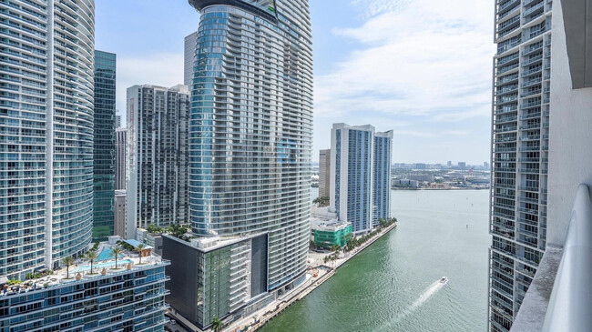 Foto del edificio - 485 Brickell Ave