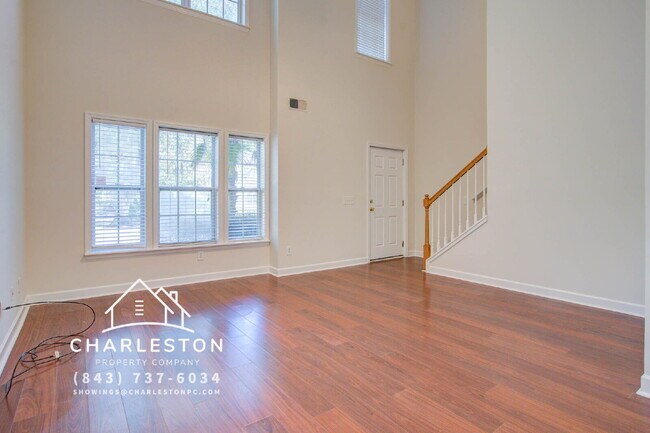 Foto del edificio - 100 Chinquapin Dr