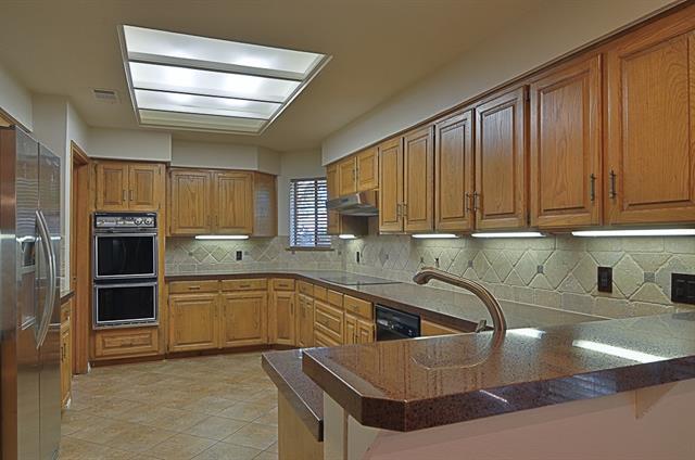 Building Photo - 3 Whispering Vine Ct