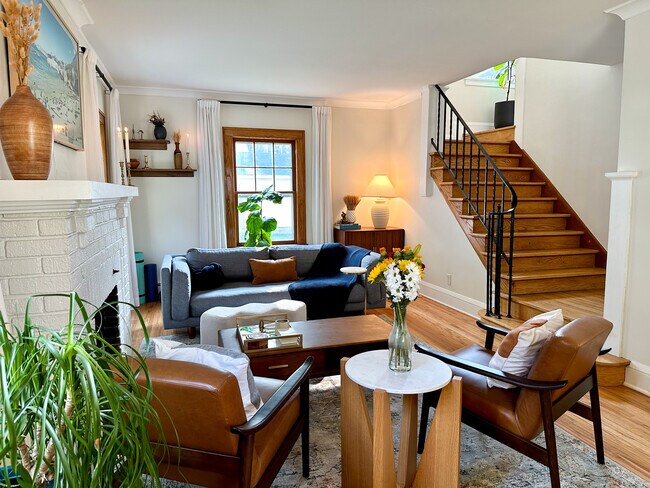 Foto del edificio - 4928 Logan Ave S