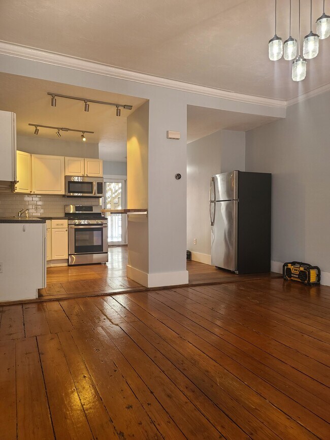 Foto del edificio - 216 W 9th St