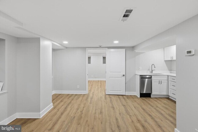 Foto del edificio - 2388 Champlain St NW