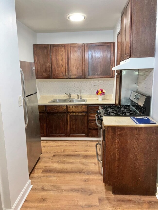 Foto del edificio - 164-20 Highland Ave