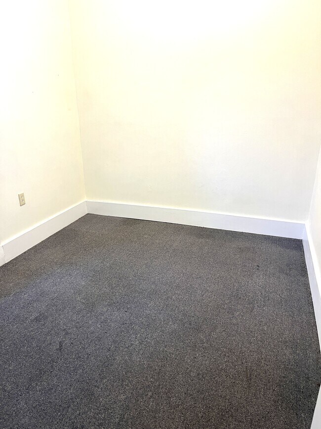 Foto del edificio - 225 1/2 W 18th St