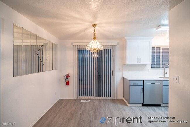 Building Photo - 3 br, 2 bath House - 6249 SE Ogden St, Por...