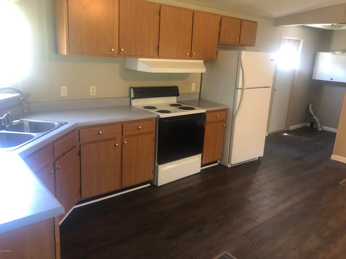 Building Photo - 38 Cleveland Dr