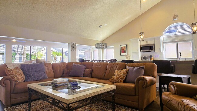 Foto del edificio - 2295 Saratoga Ln