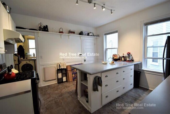 Building Photo - 4 bedroom in Boston MA 02130